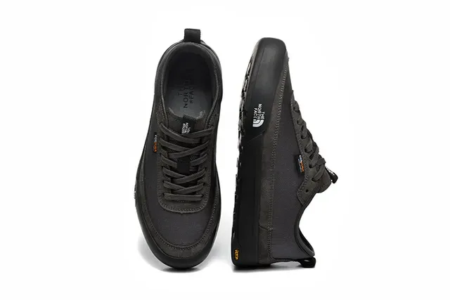 The North Face Zapatillas Lifestyle Gris Carbón y Negro 8