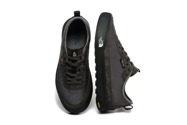 The North Face Zapatillas Lifestyle Gris Carbón y Negro 16
