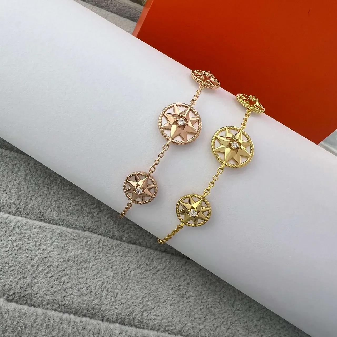 Tiffany & Co. Compass Rose Pulseira Esmaltada e Diamantes 3