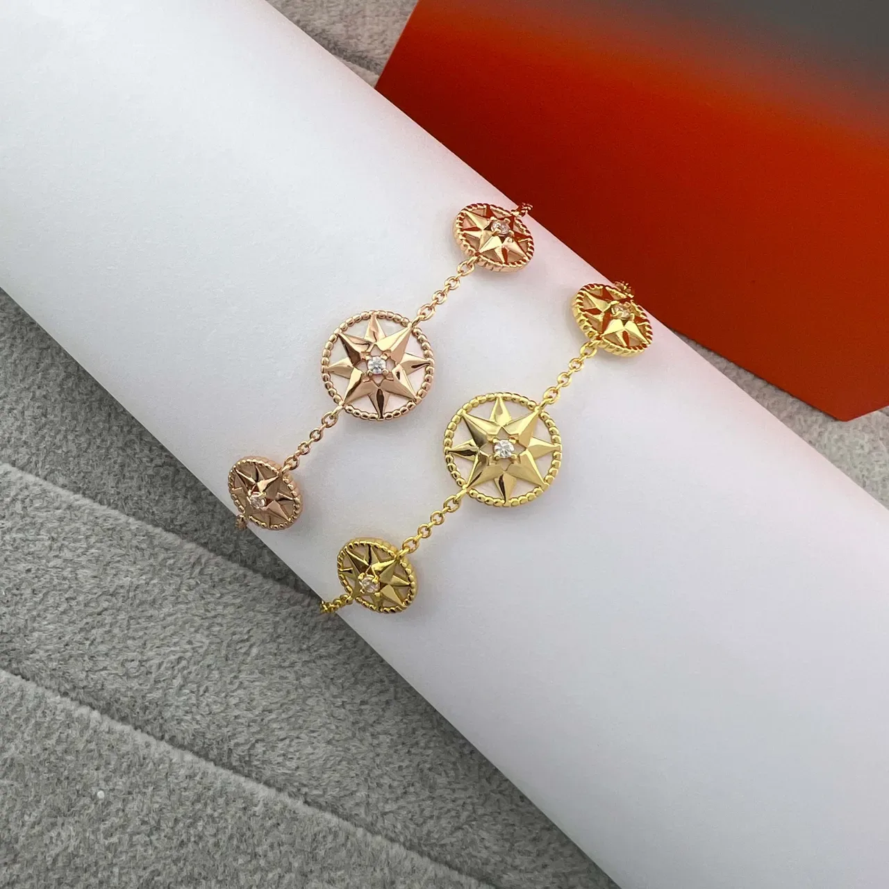 Tiffany & Co. Compass Rose Pulseira Esmaltada e Diamantes 4