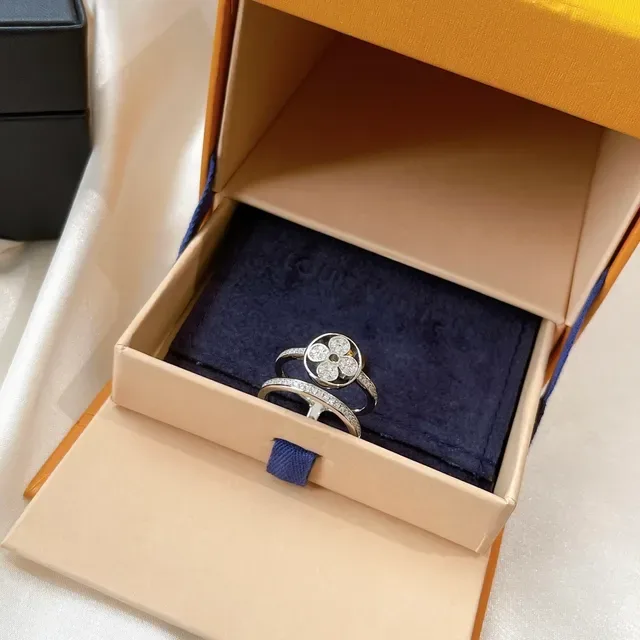 Tiffany & Co. Paloma Picasso Olive Leaf Floral Pavé Ring 3