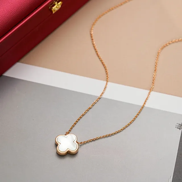 Tiffany & Co. Return to Tiffany Quatrefoil Nacre Collier 8