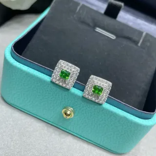 Tiffany & Co. वर्गीय हेलो हरी जेमस्टोन स्टड ईयरिंग्स