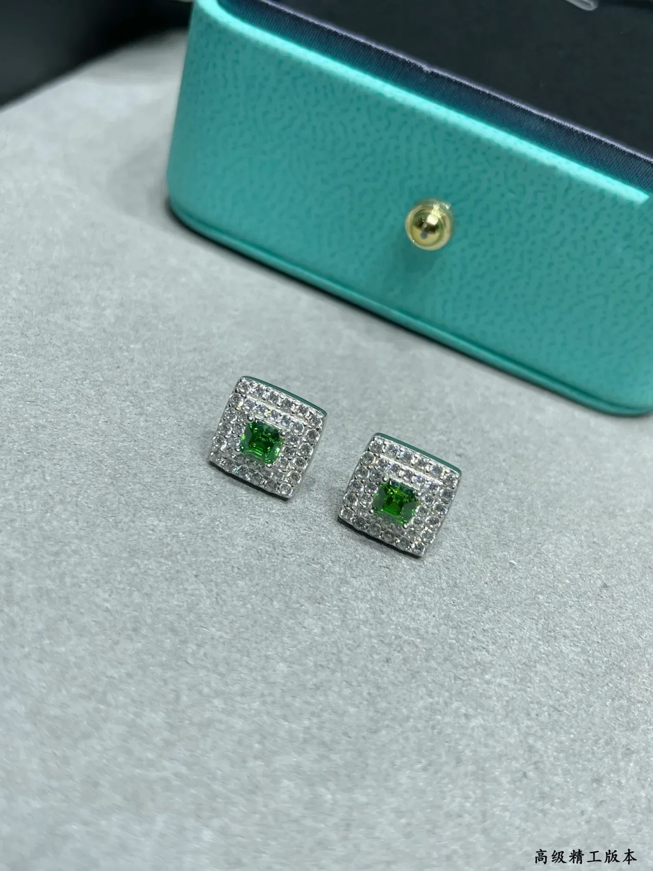 Tiffany & Co. वर्गीय हेलो हरी जेमस्टोन स्टड ईयरिंग्स 4