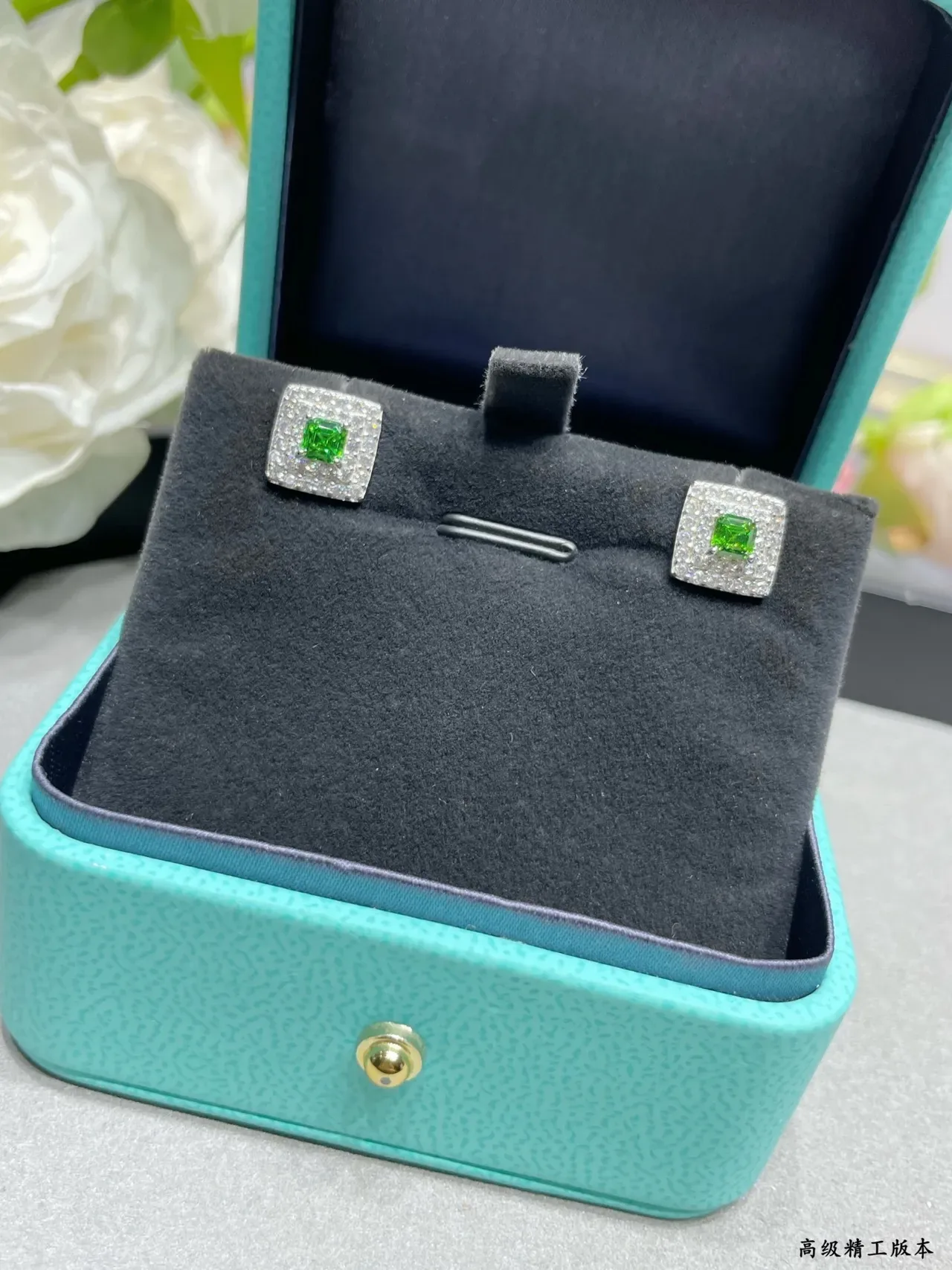 Tiffany & Co. वर्गीय हेलो हरी जेमस्टोन स्टड ईयरिंग्स 8