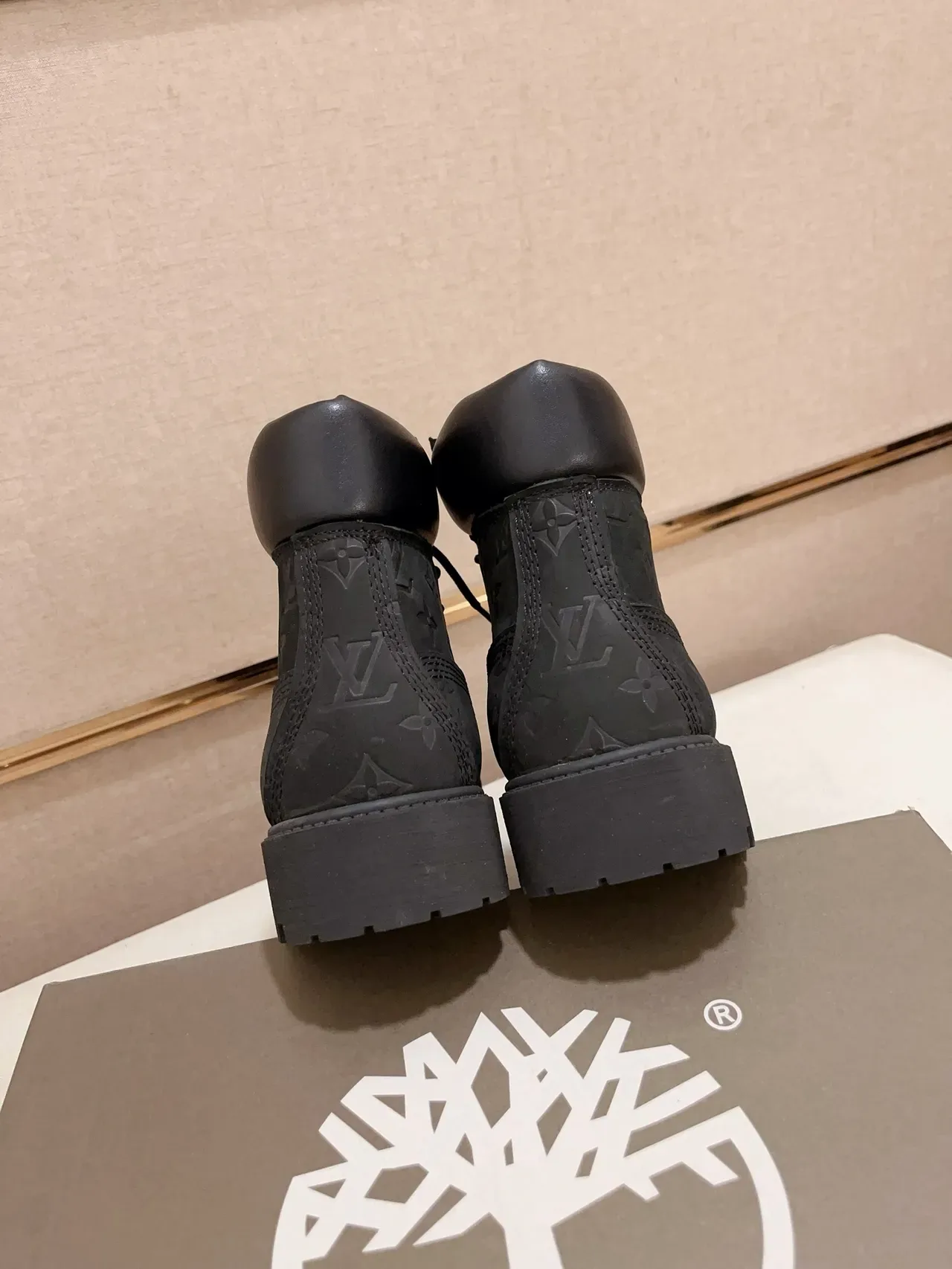Timberland 黑色印花皮革粗壮履带底工作靴 3