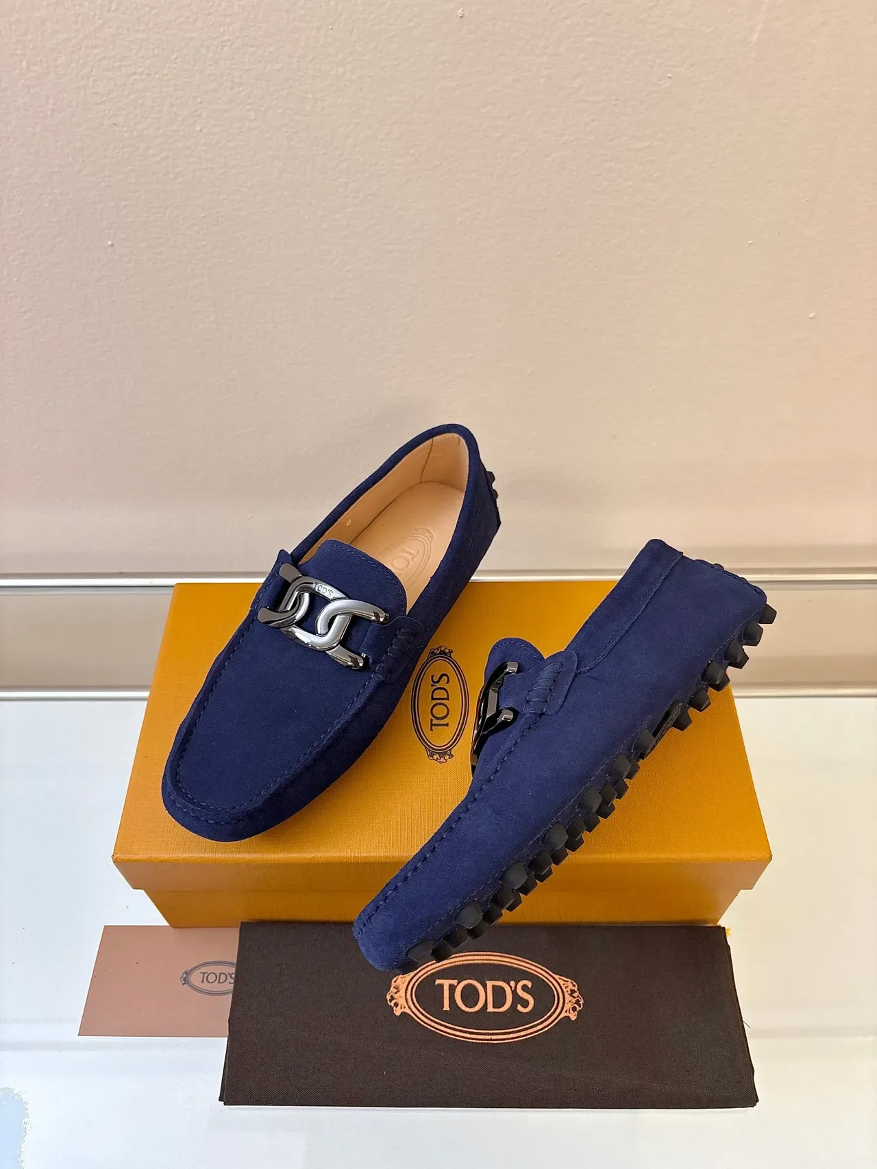 Mocasín Tod's Gommino Navy Beige Ante con Hebilla de Metal Horsebit Buckle 2