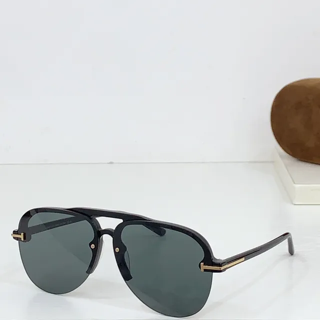Tom Ford Black Gold Slim Rectangular Frame Integrated Top-Bar Metal Detail Sunglasses 5