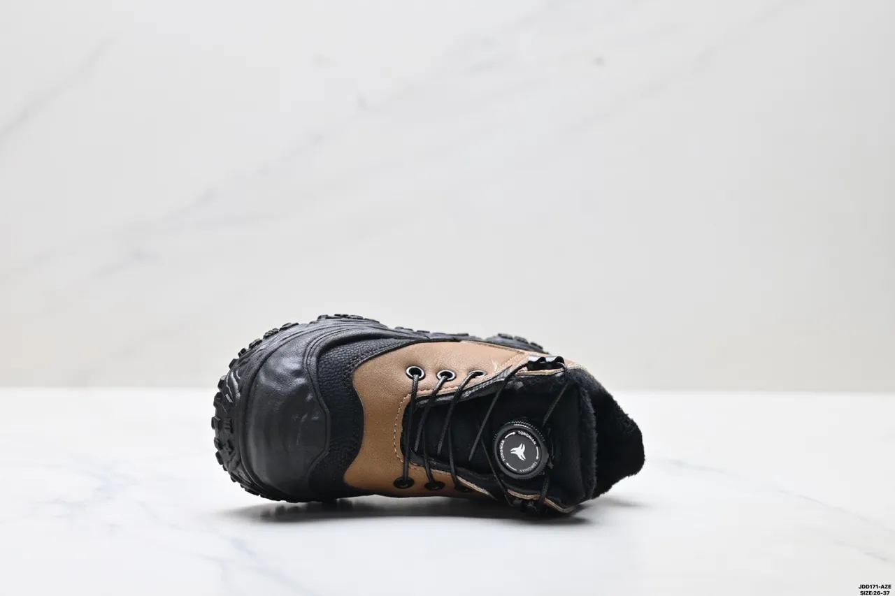 UGG Bege Preto Solado Chunky Fechamento Toggle e Cadarços Botas de Neve 7