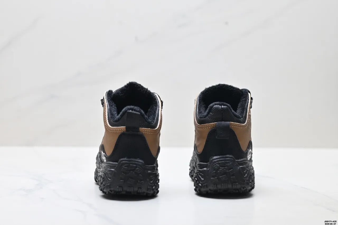 UGG Bege Preto Solado Chunky Fechamento Toggle e Cadarços Botas de Neve 8
