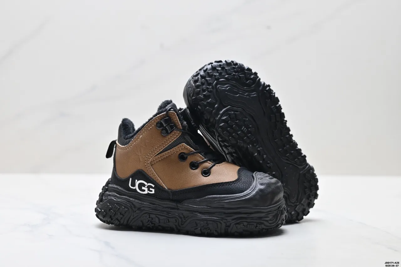 UGG Bege Preto Solado Chunky Fechamento Toggle e Cadarços Botas de Neve 9