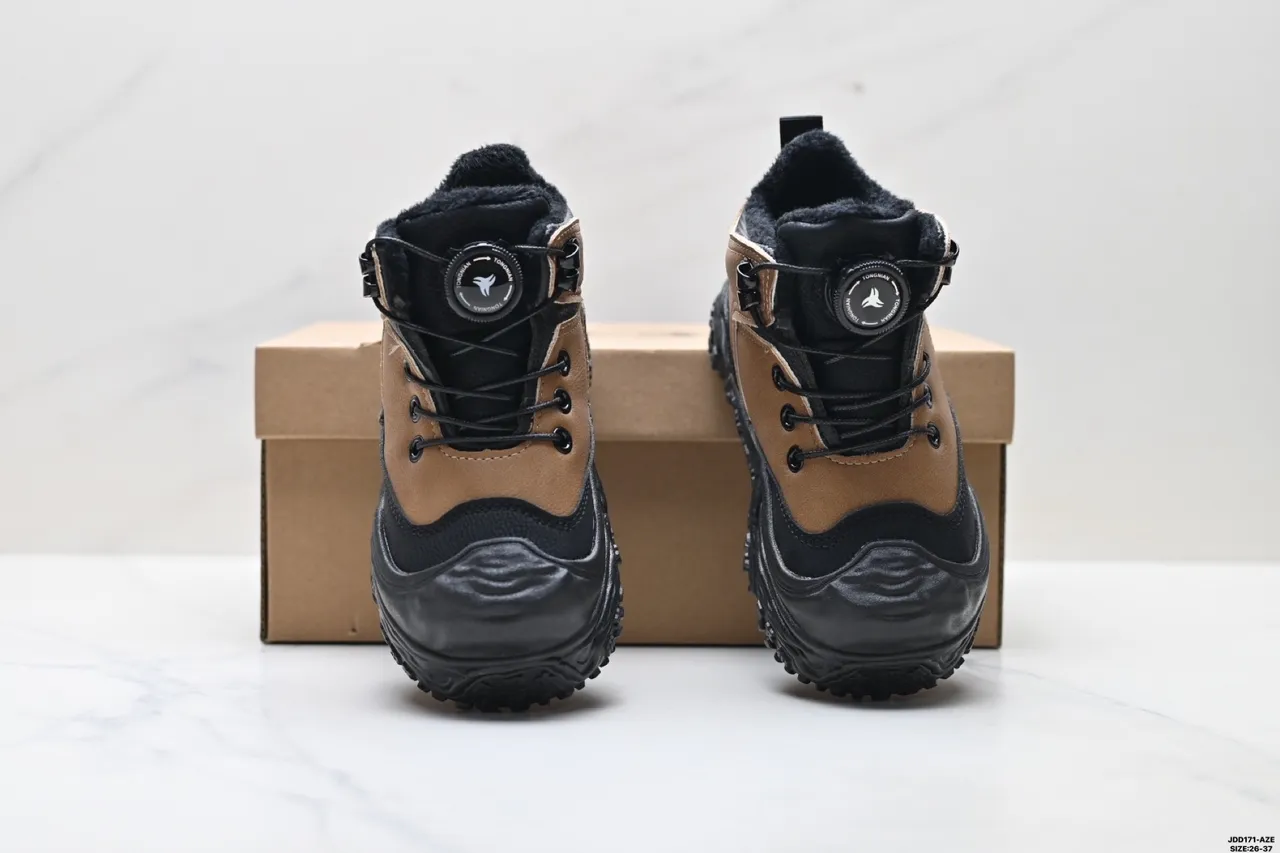 UGG Bege Preto Solado Chunky Fechamento Toggle e Cadarços Botas de Neve 10