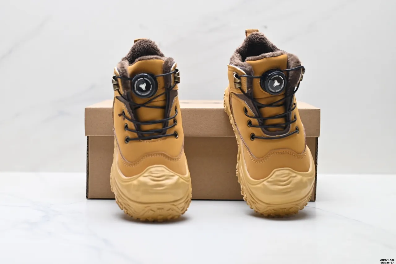 UGG Bege Preto Solado Chunky Fechamento Toggle e Cadarços Botas de Neve 20