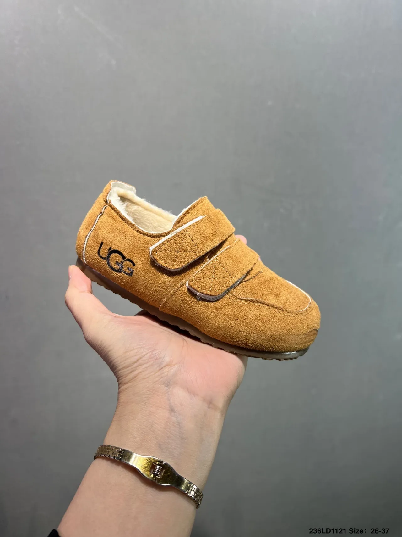UGG 米色棕色麂皮鞋面 双魔术贴 休闲鞋 3