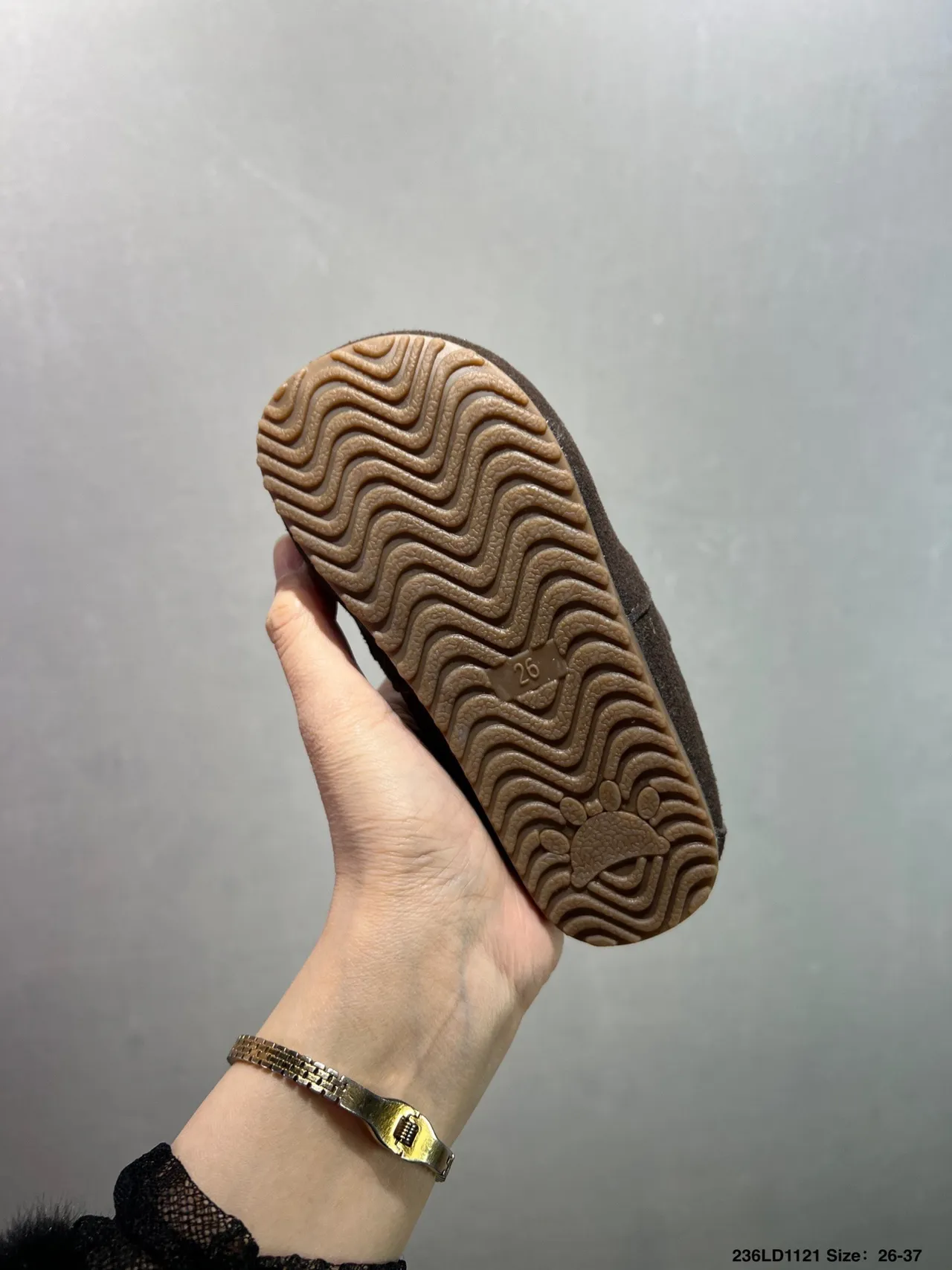 UGG 米色棕色麂皮鞋面 双魔术贴 休闲鞋 8