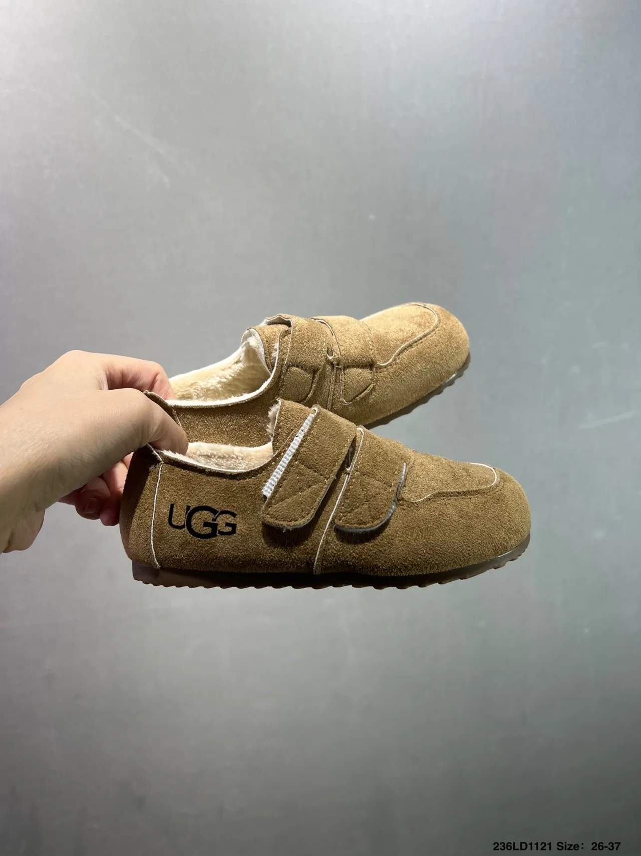 UGG 米色棕色麂皮鞋面 双魔术贴 休闲鞋 13