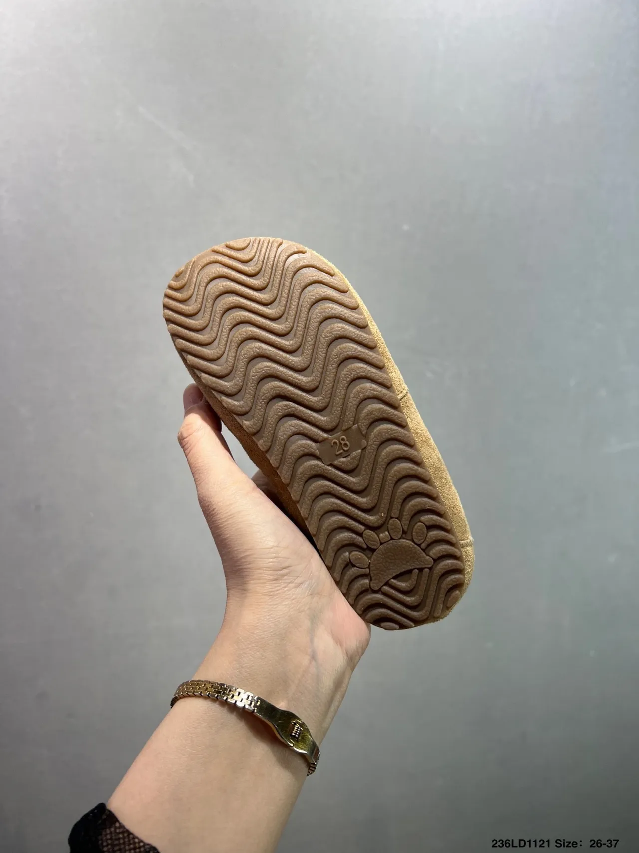 UGG 米色棕色麂皮鞋面 双魔术贴 休闲鞋 14