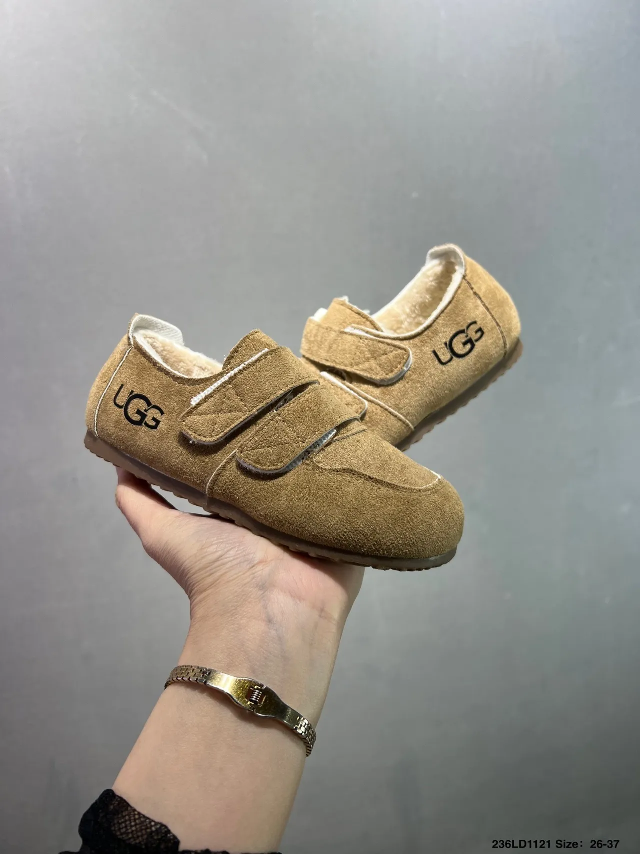 UGG 米色棕色麂皮鞋面 双魔术贴 休闲鞋 15