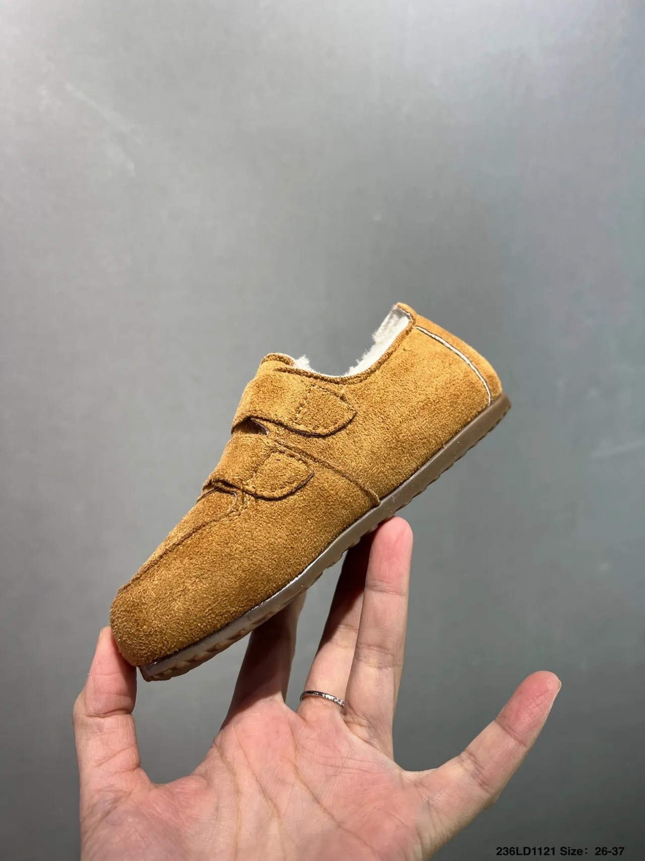 UGG 米色棕色麂皮鞋面 双魔术贴 休闲鞋 16