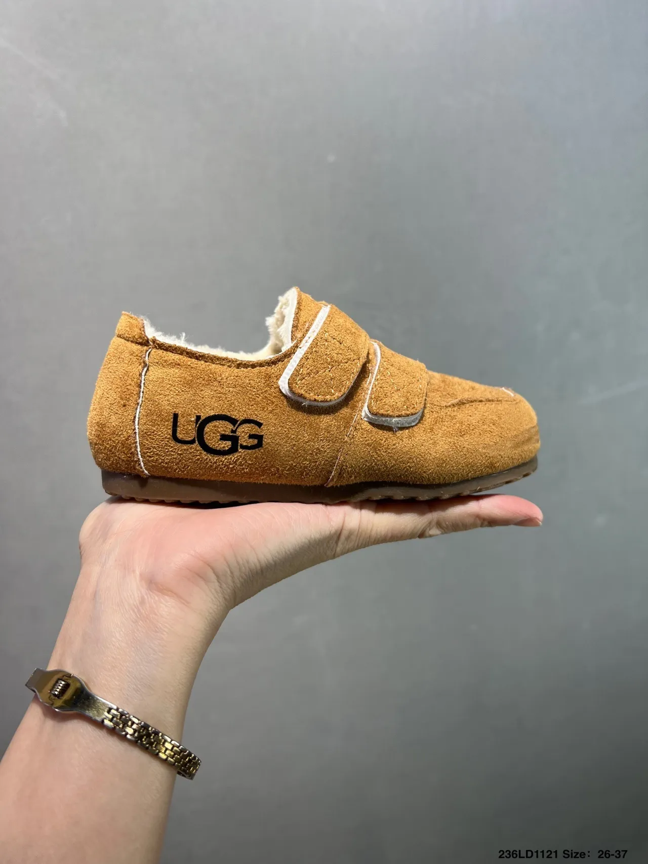 UGG 米色棕色麂皮鞋面 双魔术贴 休闲鞋 17