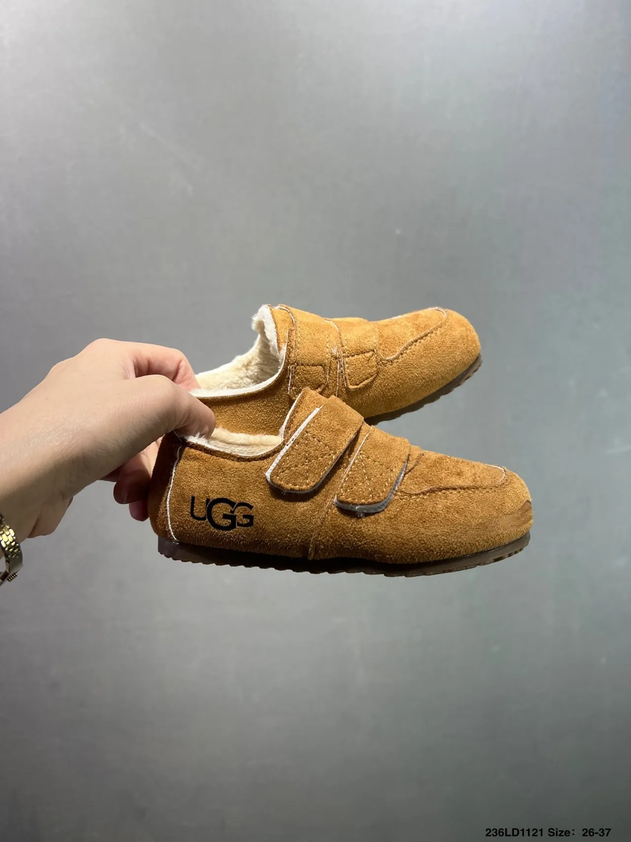 UGG 米色棕色麂皮鞋面 双魔术贴 休闲鞋 18