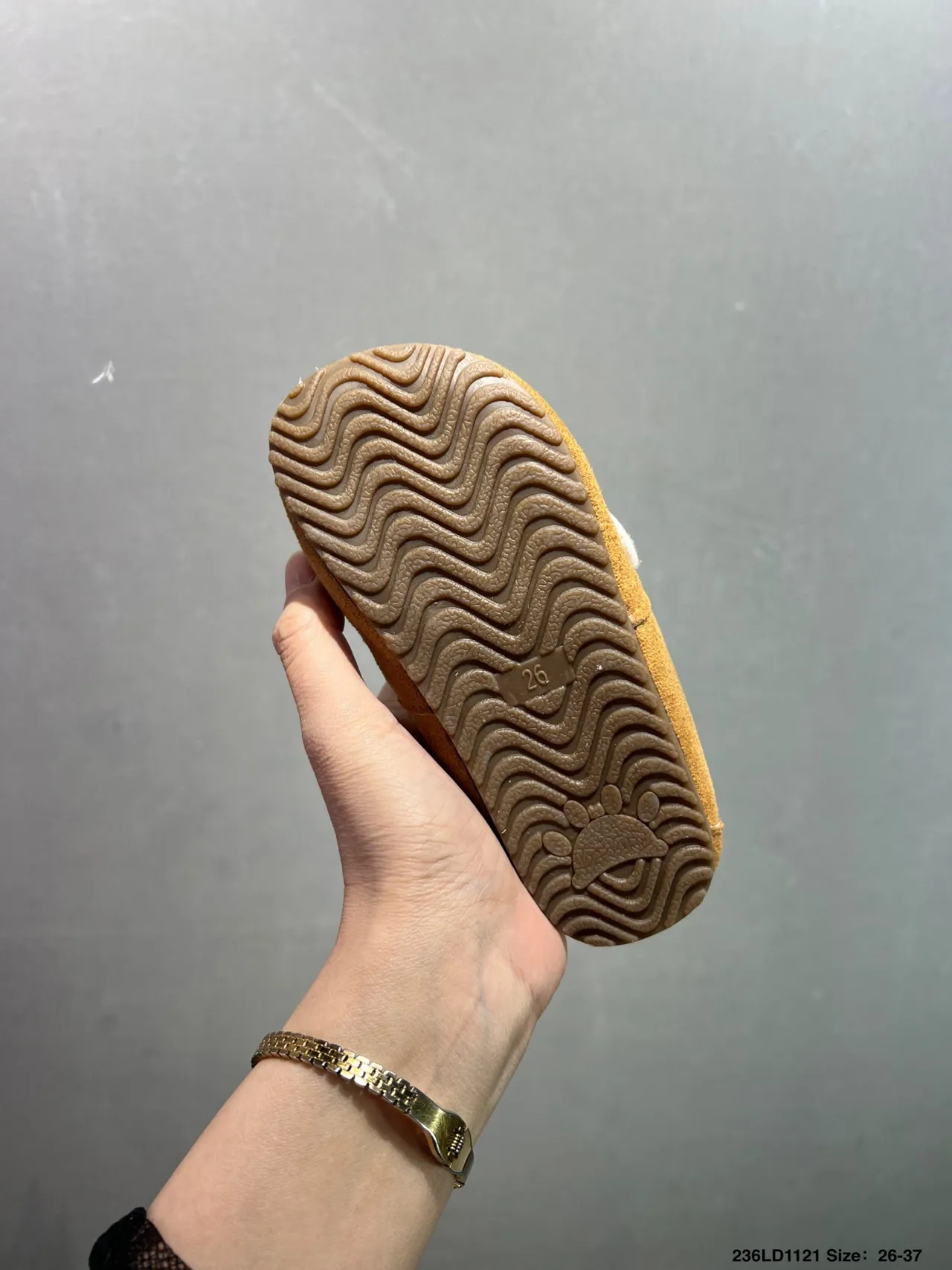 UGG 米色棕色麂皮鞋面 双魔术贴 休闲鞋 20