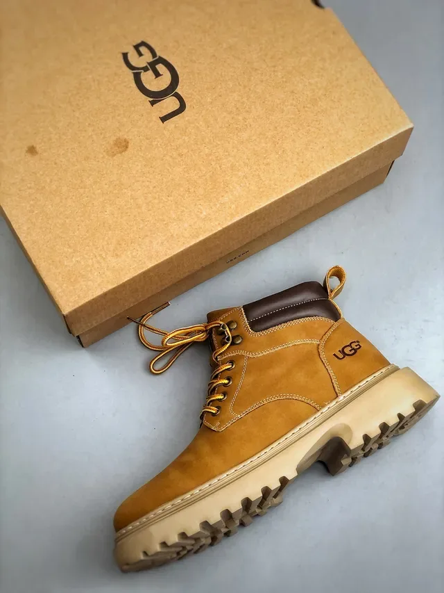 UGG Botas de Trabajo de Ante Beige Marrón con Cuello Acolchado 5