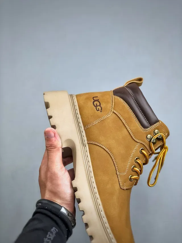 UGG Botas de Trabajo de Ante Beige Marrón con Cuello Acolchado 8