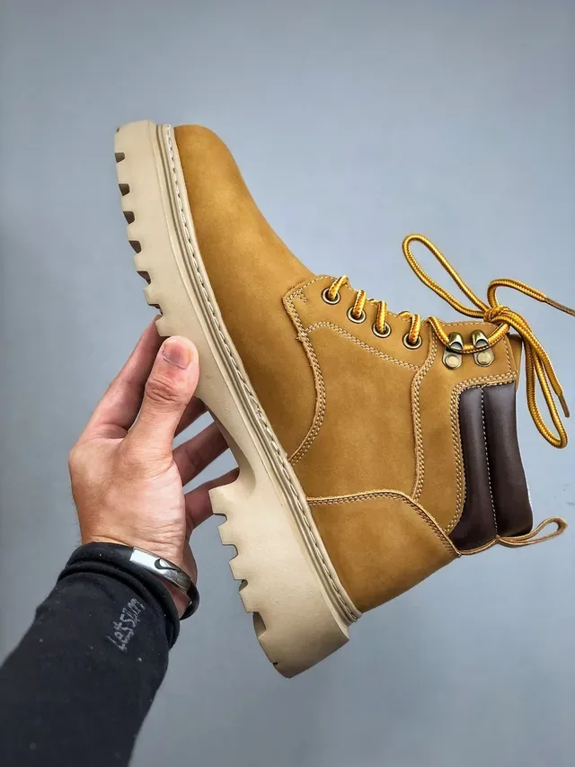 UGG Botas de Trabajo de Ante Beige Marrón con Cuello Acolchado 9