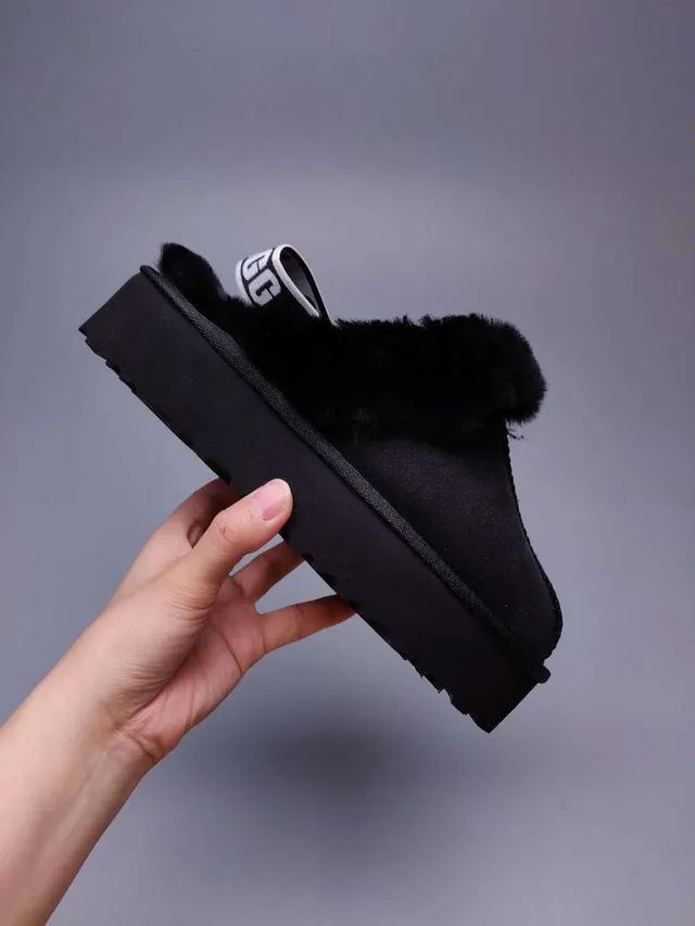 UGG Black Platform Sole Fuzzy Shearling Trim Casual Shoes 8