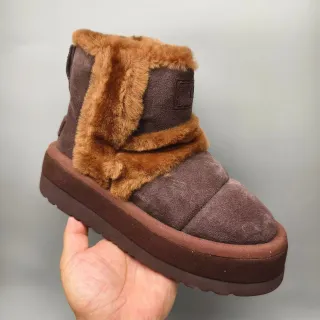 UGG 棕米色 羊毛内里 平台鞋底 雪靴