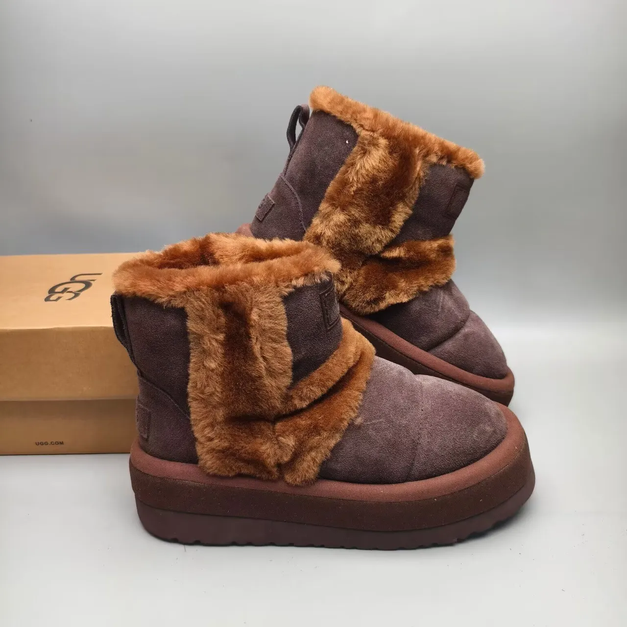 UGG भूरा बेज शियरलिंग-लाइन्ड प्लेटफॉर्म सोल स्नो बूट्स 2