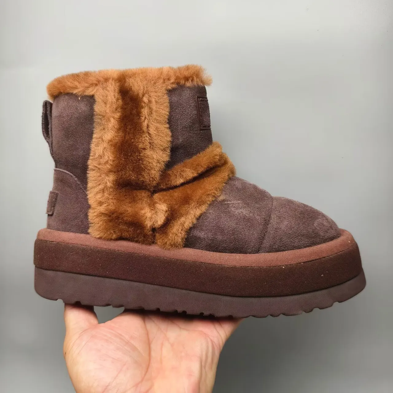UGG भूरा बेज शियरलिंग-लाइन्ड प्लेटफॉर्म सोल स्नो बूट्स 6