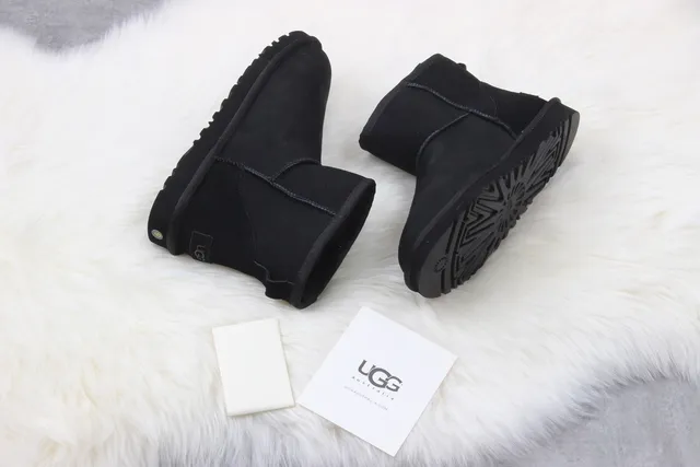 UGG Classic Mini Black Suede Snow Boots 6