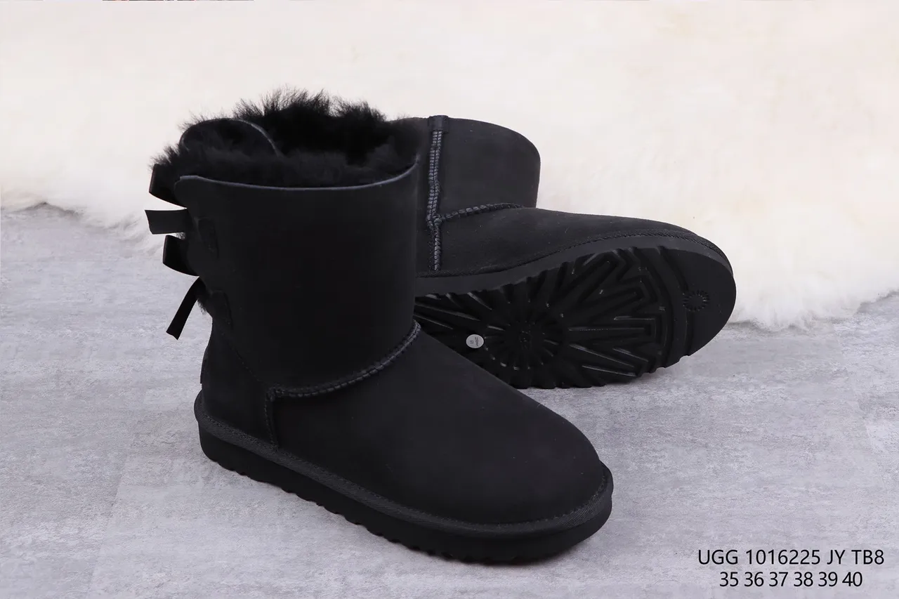 UGG经典迷你蝴蝶结黑色麂皮踝靴 10