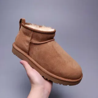 UGG क्लासिक मिनी चेस्टनट ब्राउन सूडे स्नो बूट