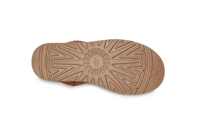 UGG كلاسيك ميني بوتات ثلج بني كستناء سويد 14