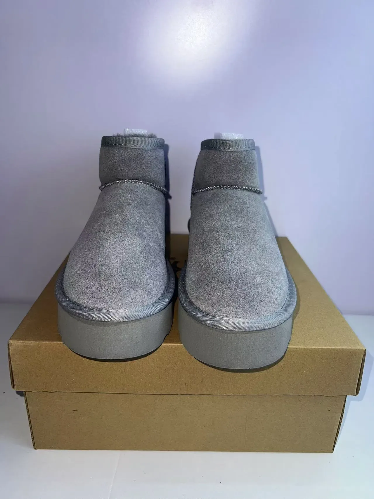 UGG Classic Mini Botas de Nieve Plataforma Ante Gris 3