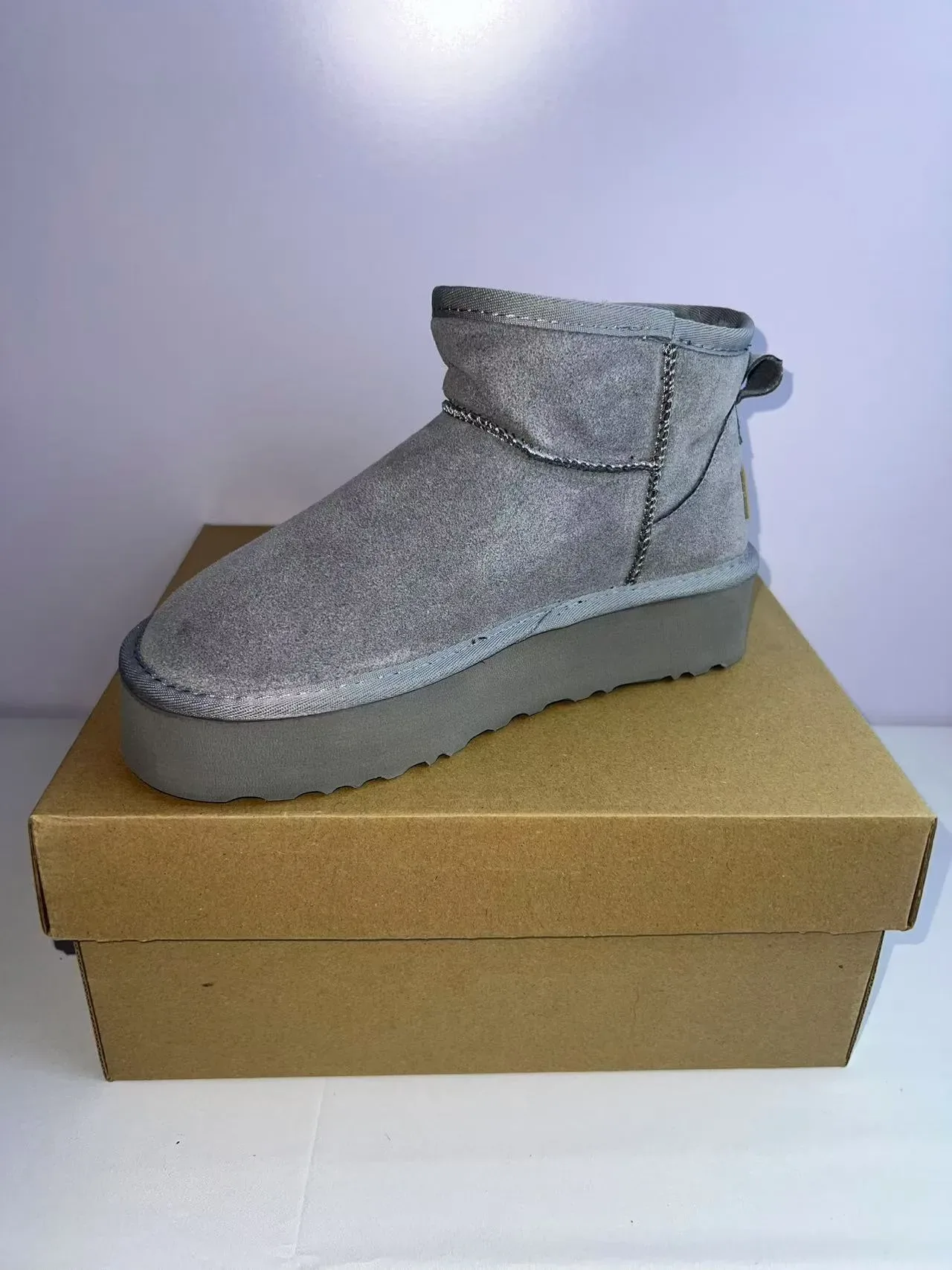 UGG Classic Mini Botas de Nieve Plataforma Ante Gris 5