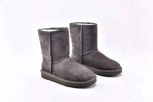 UGG Classic Short Charcoal Gray Suede Snow Boots 9