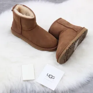 UGG Classic Short Chestnut Suede Shearling-Lined Snow Boots