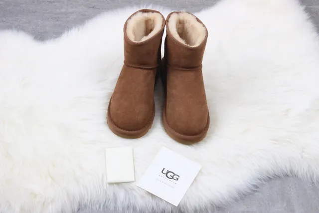 UGG Classic Short Chestnut Suede Shearling-Lined Snow Boots 2