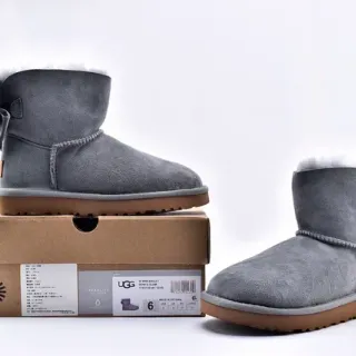 UGG Mini Bailey Bow 灰色麂皮羊毛内里雪靴