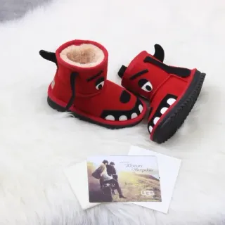 UGG 红色黑色角色脸毛衬里雪靴