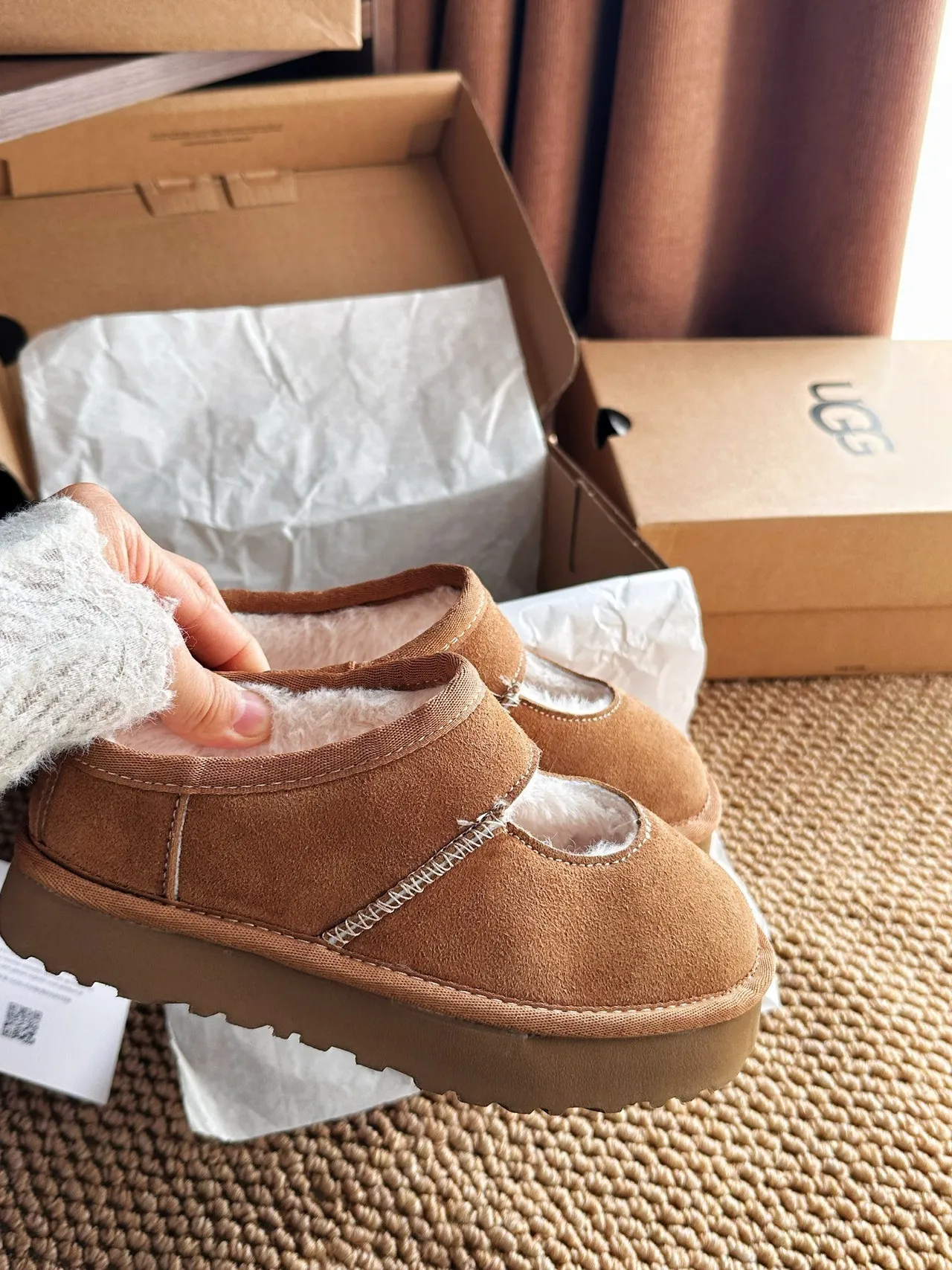 UGG Tasman 黑色米色 Suede Upper Shearling-Lined Mary Jane 鞋 8