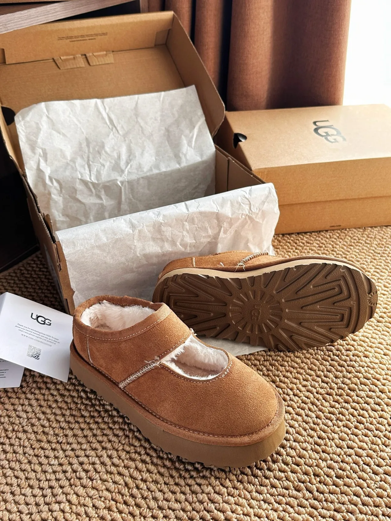 UGG Tasman 黑色米色 Suede Upper Shearling-Lined Mary Jane 鞋 11