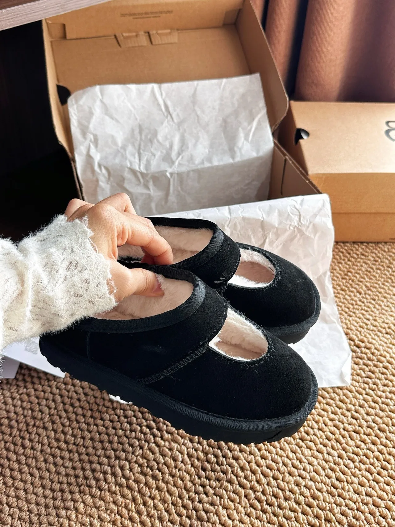 UGG Tasman 黑色米色 Suede Upper Shearling-Lined Mary Jane 鞋 13