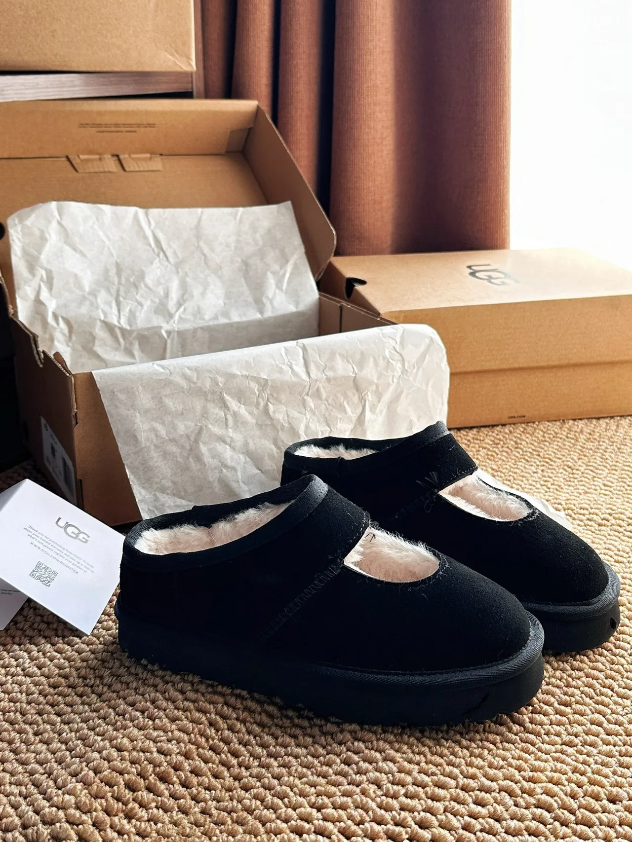 UGG Tasman 黑色米色 Suede Upper Shearling-Lined Mary Jane 鞋 15