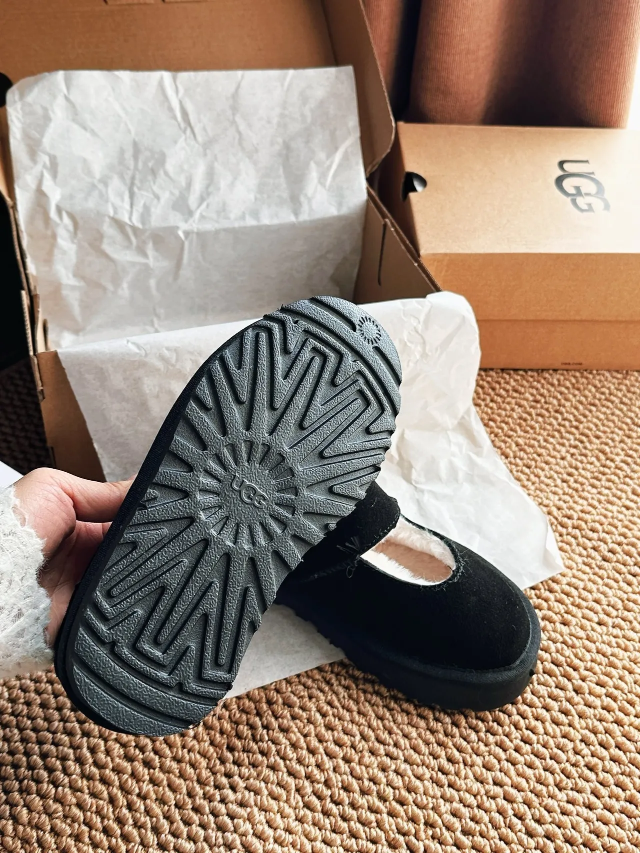 UGG Tasman 黑色米色 Suede Upper Shearling-Lined Mary Jane 鞋 17