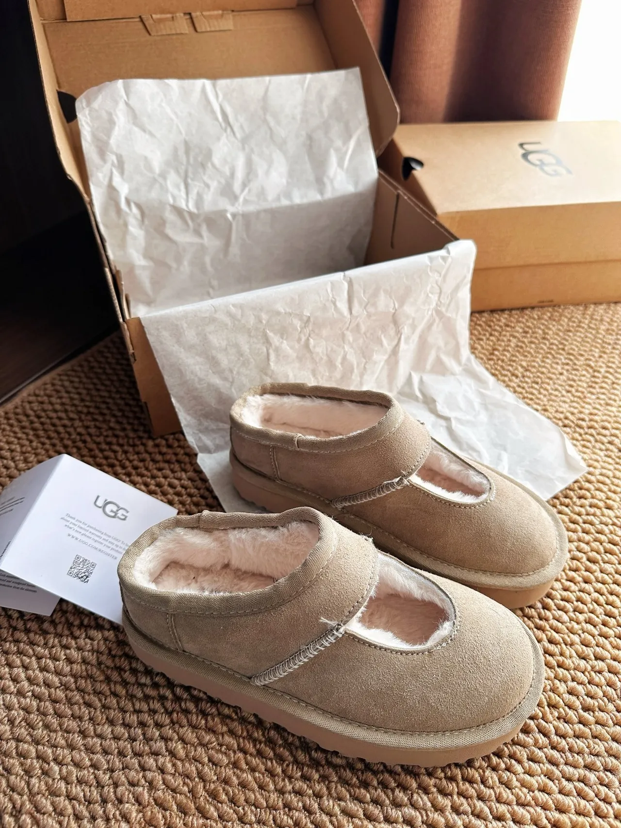 UGG Tasman 黑色米色 Suede Upper Shearling-Lined Mary Jane 鞋 18